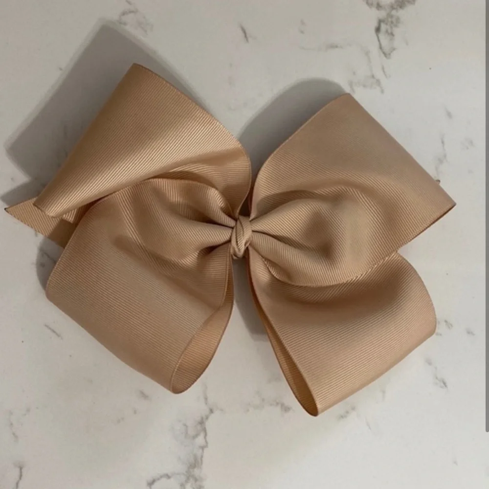 Baby accessories, bows, hats bundle